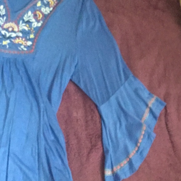 NWT Live & Let Live Beautiful Smocked Tunic Top - Picture 10 of 16